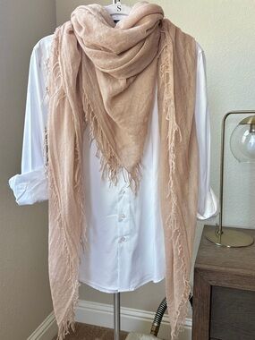 EUC Chan Luu Cashmere Silk Doeskin Scarf